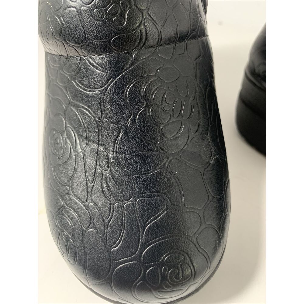 Easy Street Womens Origin Clogs Shoes Black Leather Floral Slip On 8 W New - Picture 2 of 7